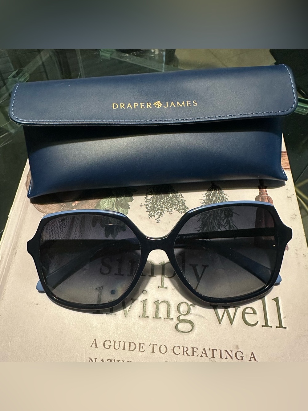 Draper James Dark Navy and Light Blue BIFOCAL Oversized Sunglasses with Case